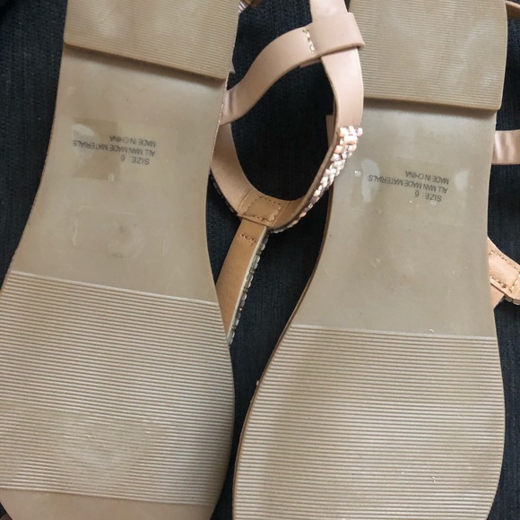 Cute T-strap Sandals - Picture 3 of 3